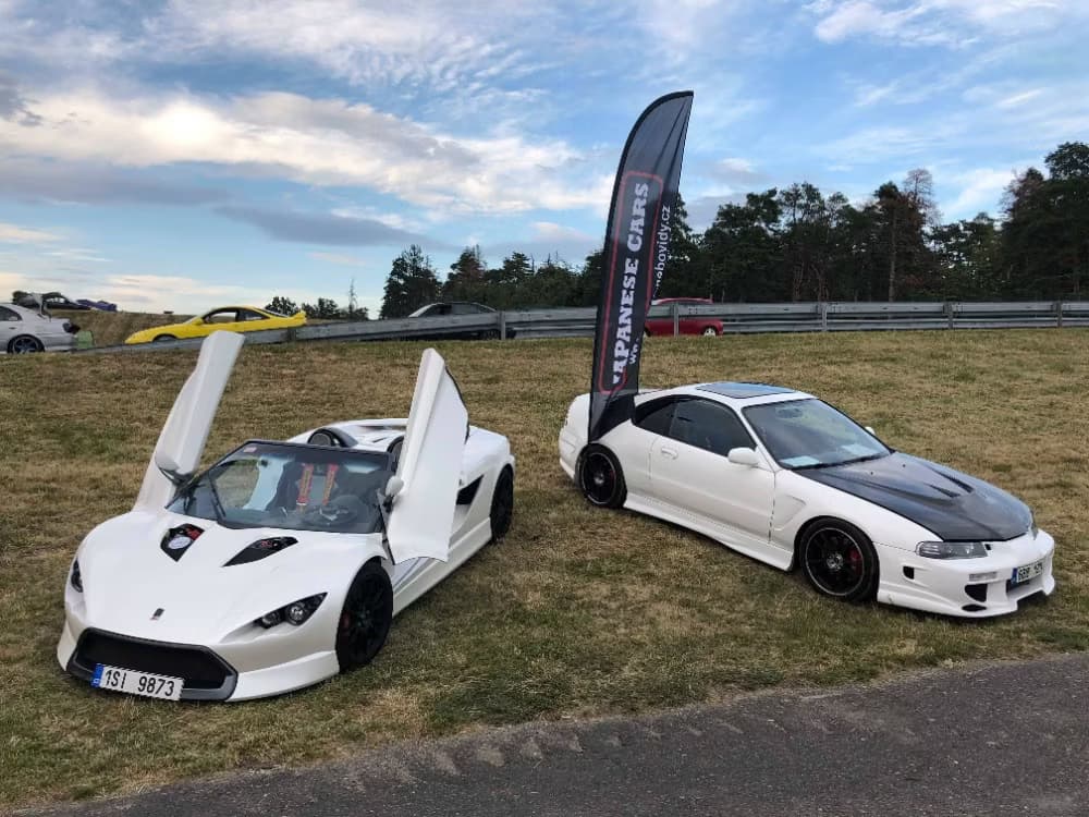 Servis nebovidy úvodní foto - servis se zaměřením na Japonské vozy